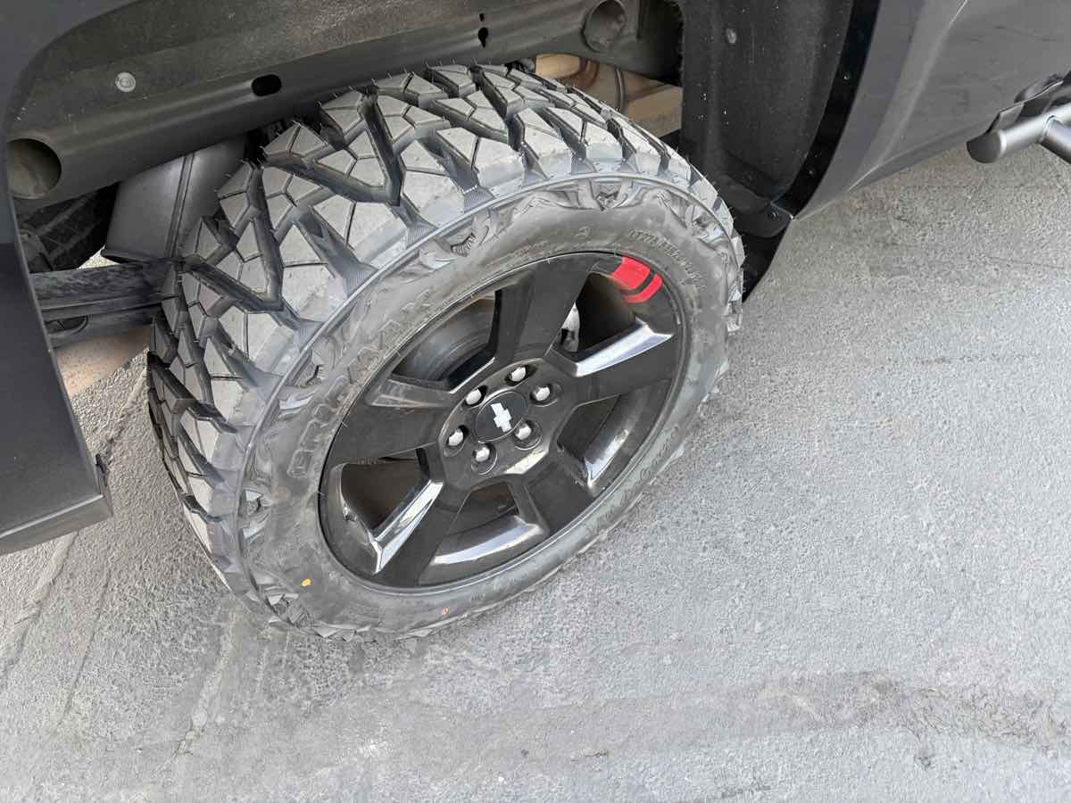 Photo 7 of this Chevrolet Silverado 1500