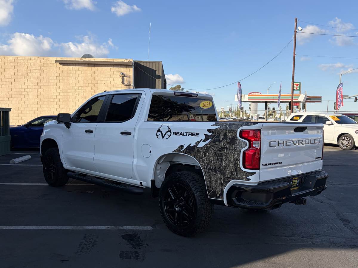 Photo 6 of this Chevrolet Silverado 1500