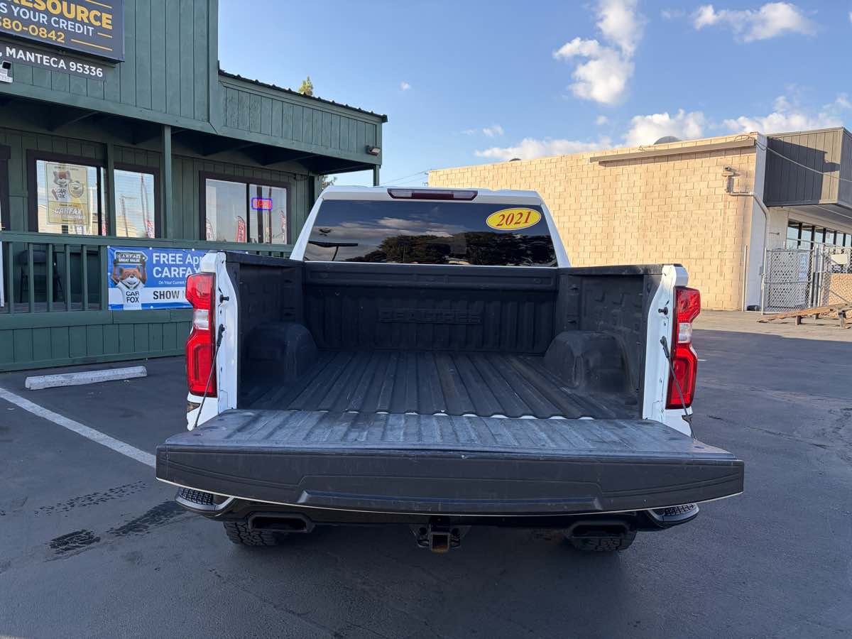Photo 7 of this Chevrolet Silverado 1500