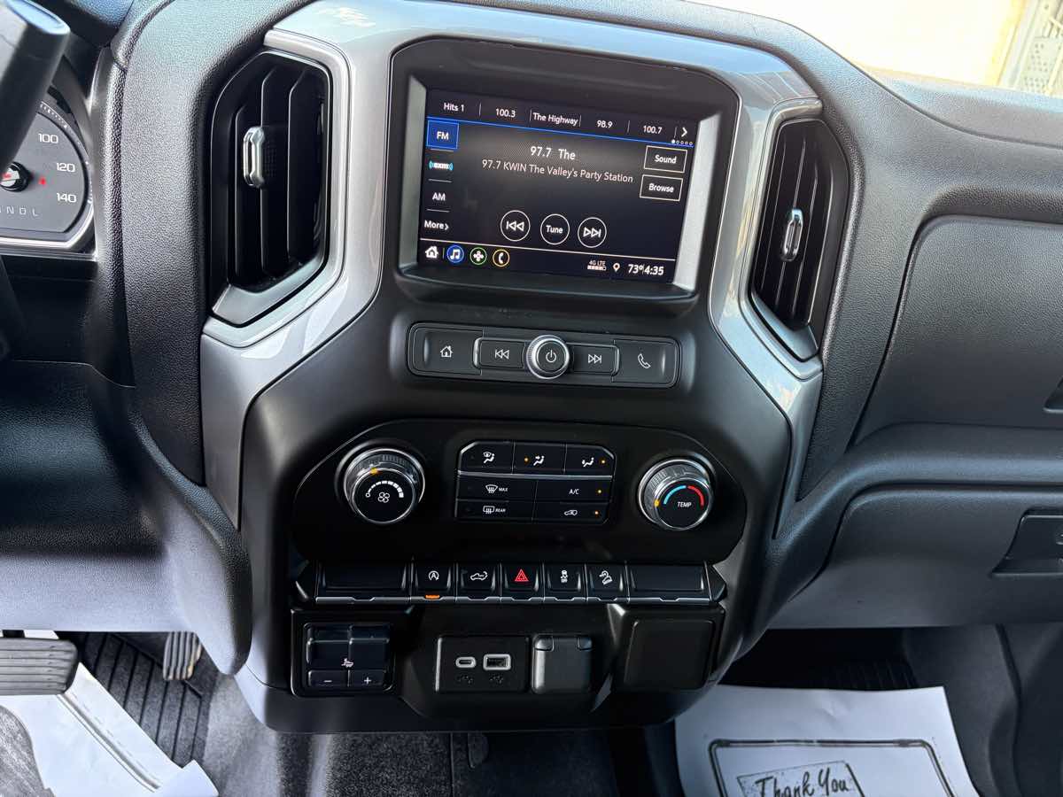 Photo 20 of this Chevrolet Silverado 1500