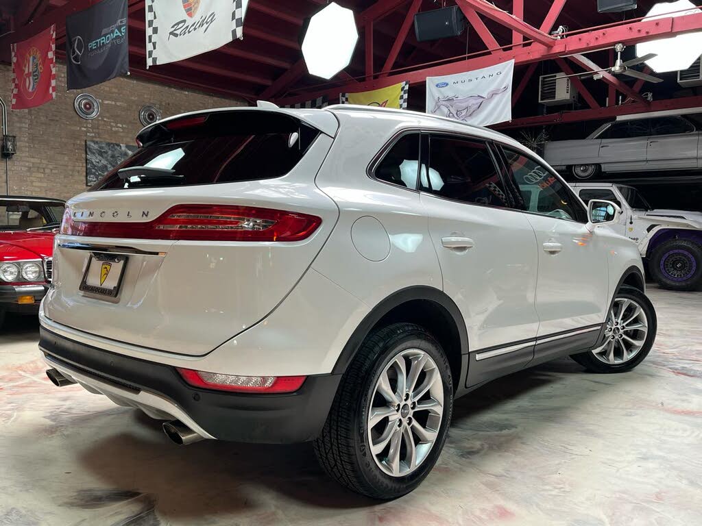 Photo 3 of this Lincoln MKC