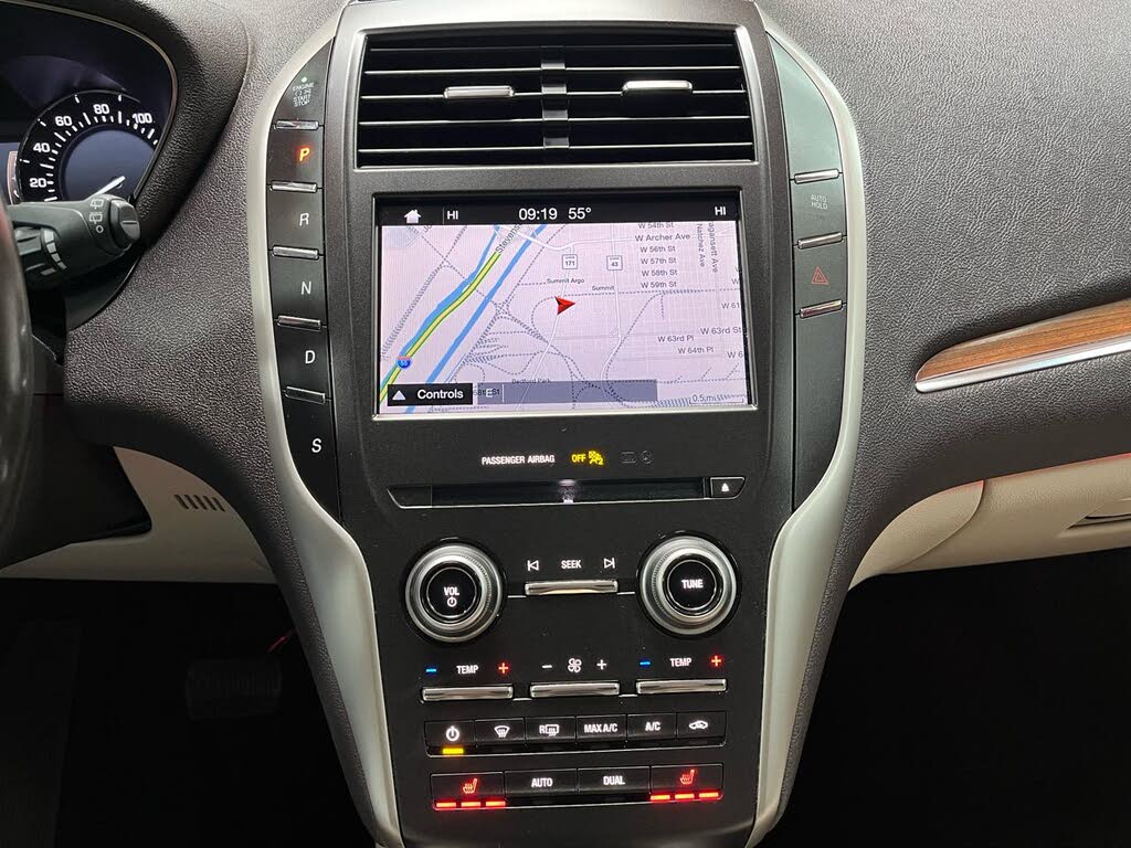 Photo 19 of this Lincoln MKC