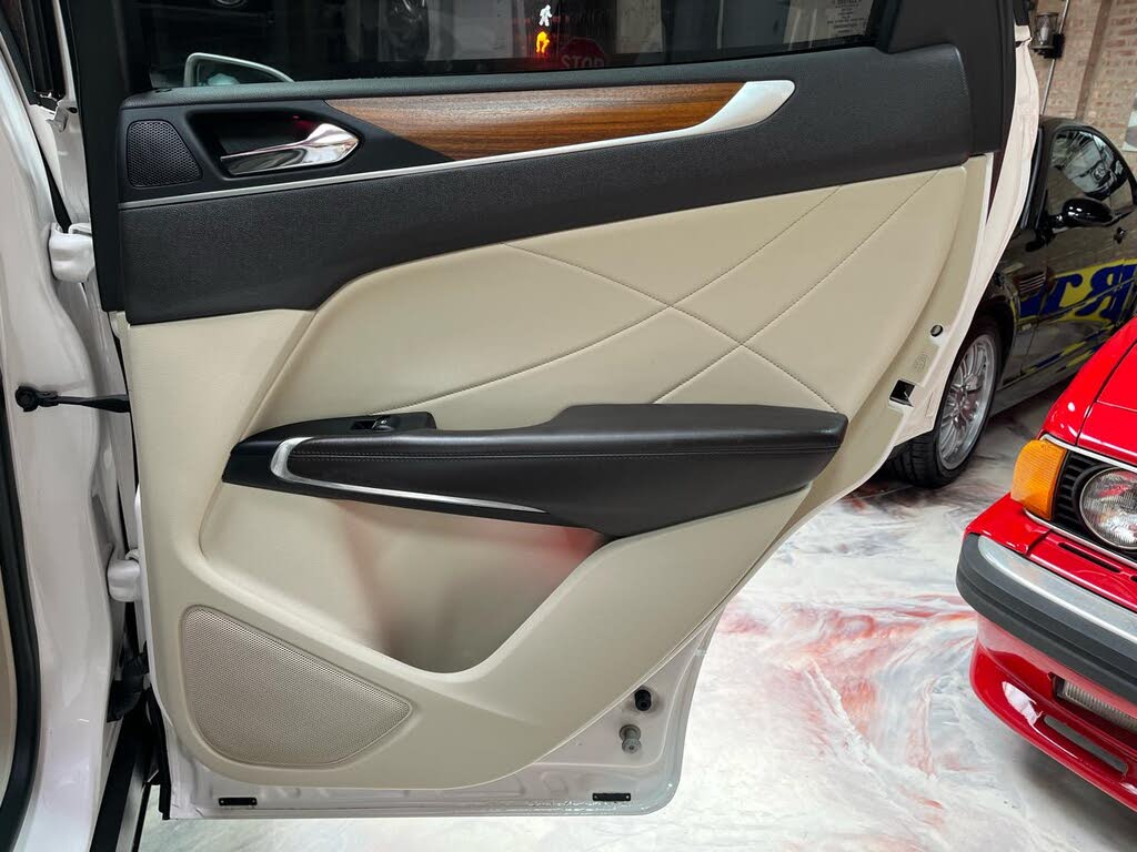 Photo 30 of this Lincoln MKC