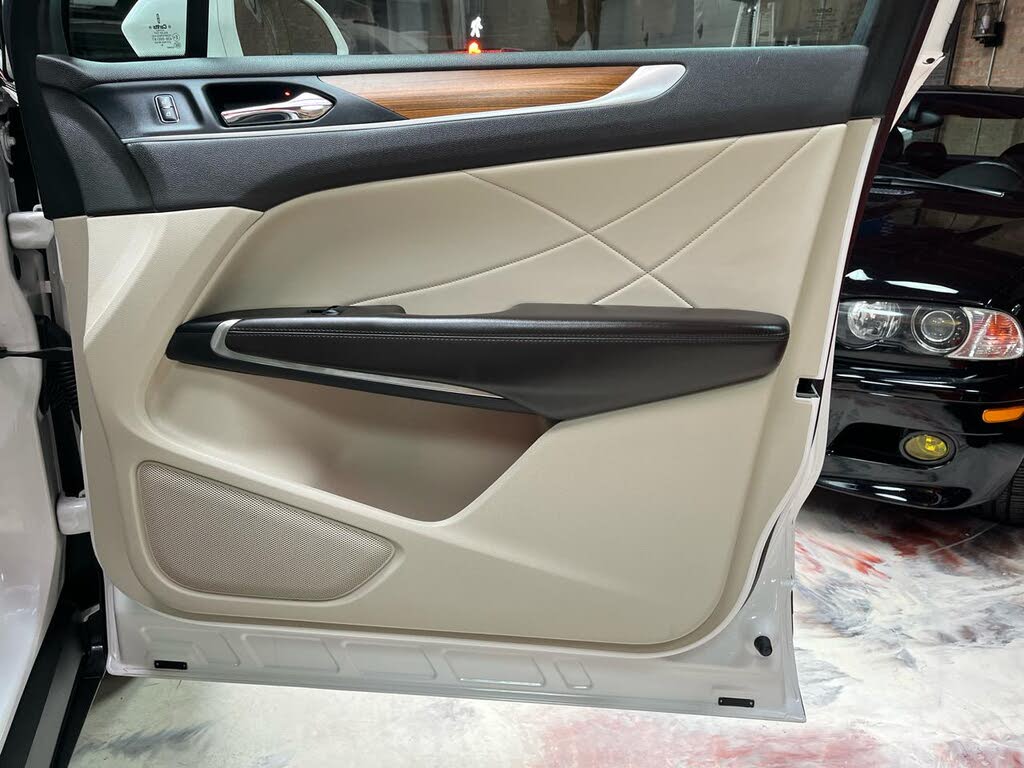 Photo 31 of this Lincoln MKC