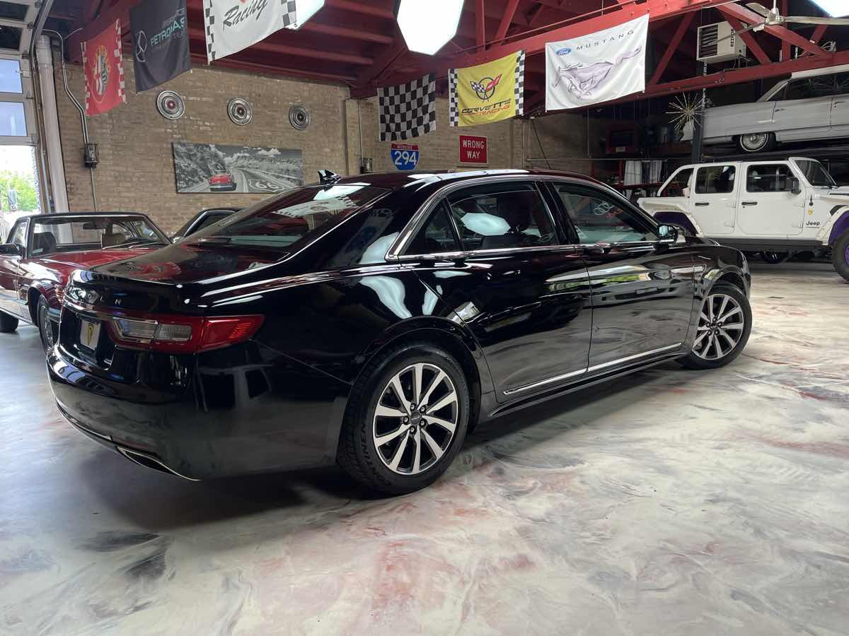 Photo 2 of this Lincoln Continental