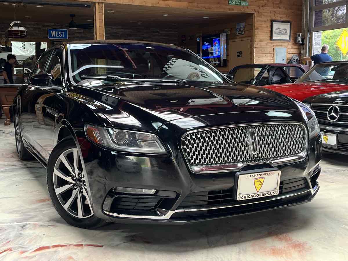 Photo 4 of this Lincoln Continental