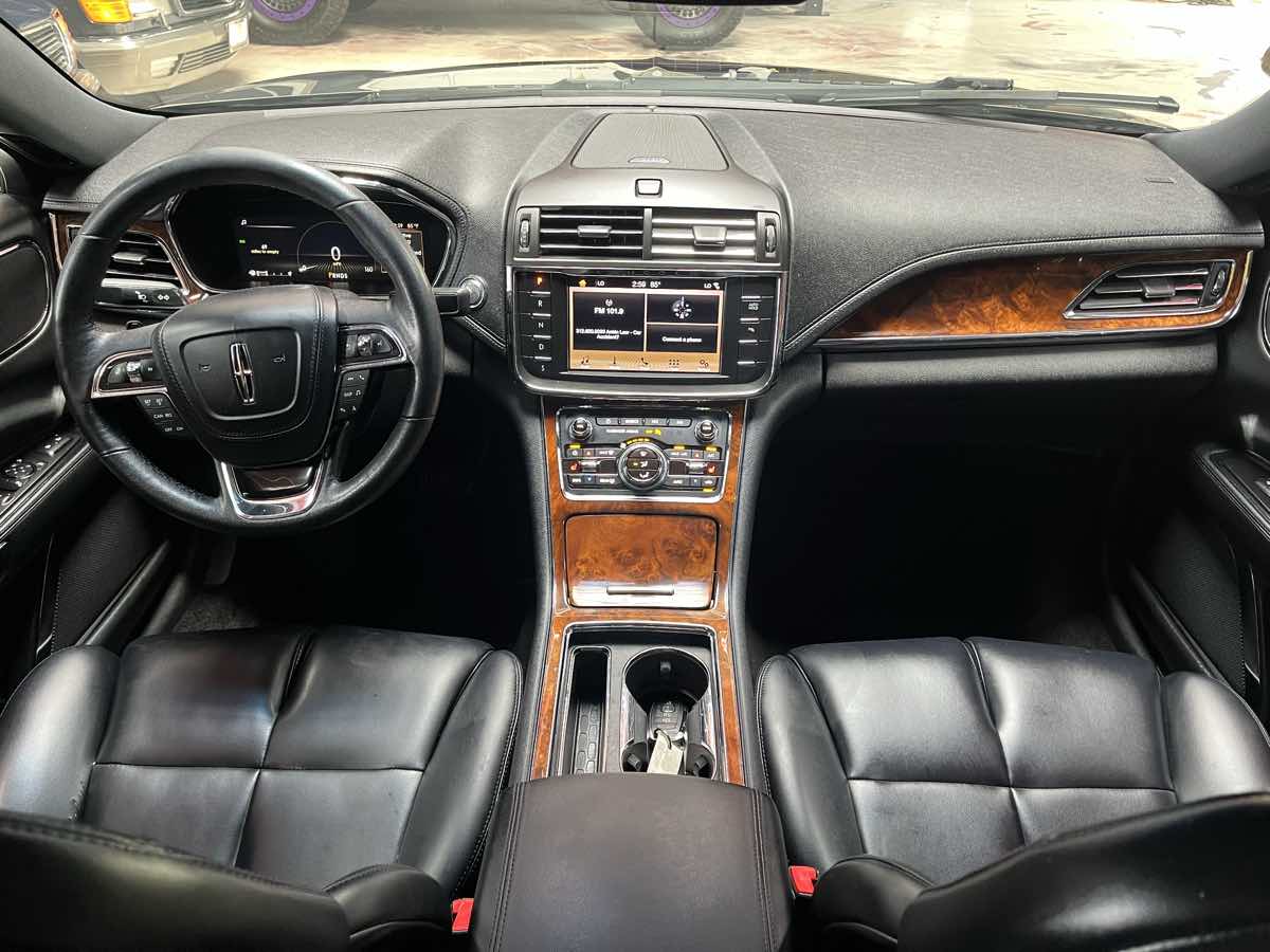 Photo 9 of this Lincoln Continental