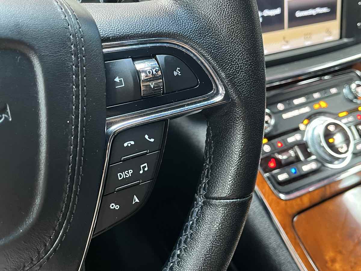 Photo 12 of this Lincoln Continental