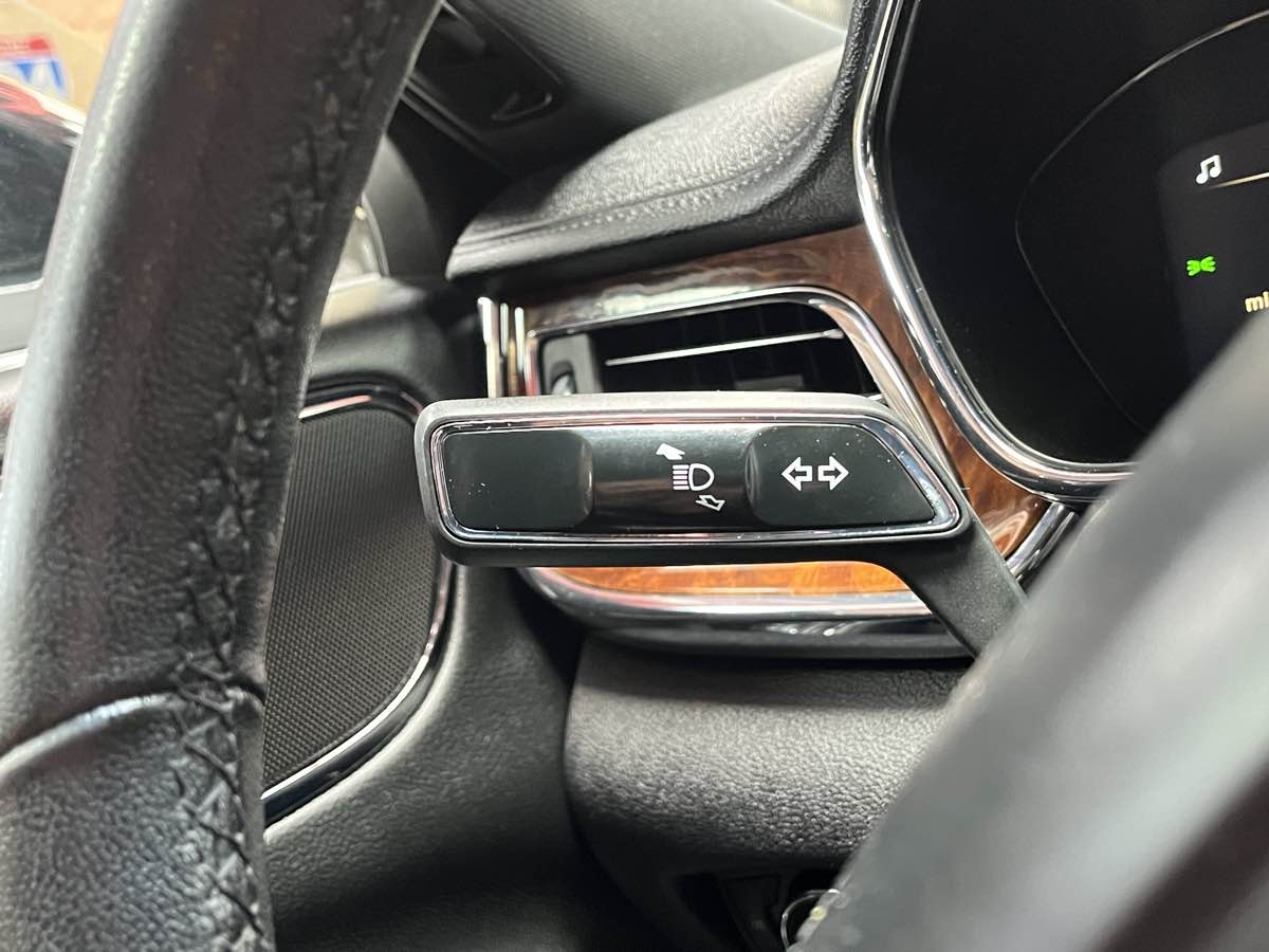 Photo 13 of this Lincoln Continental