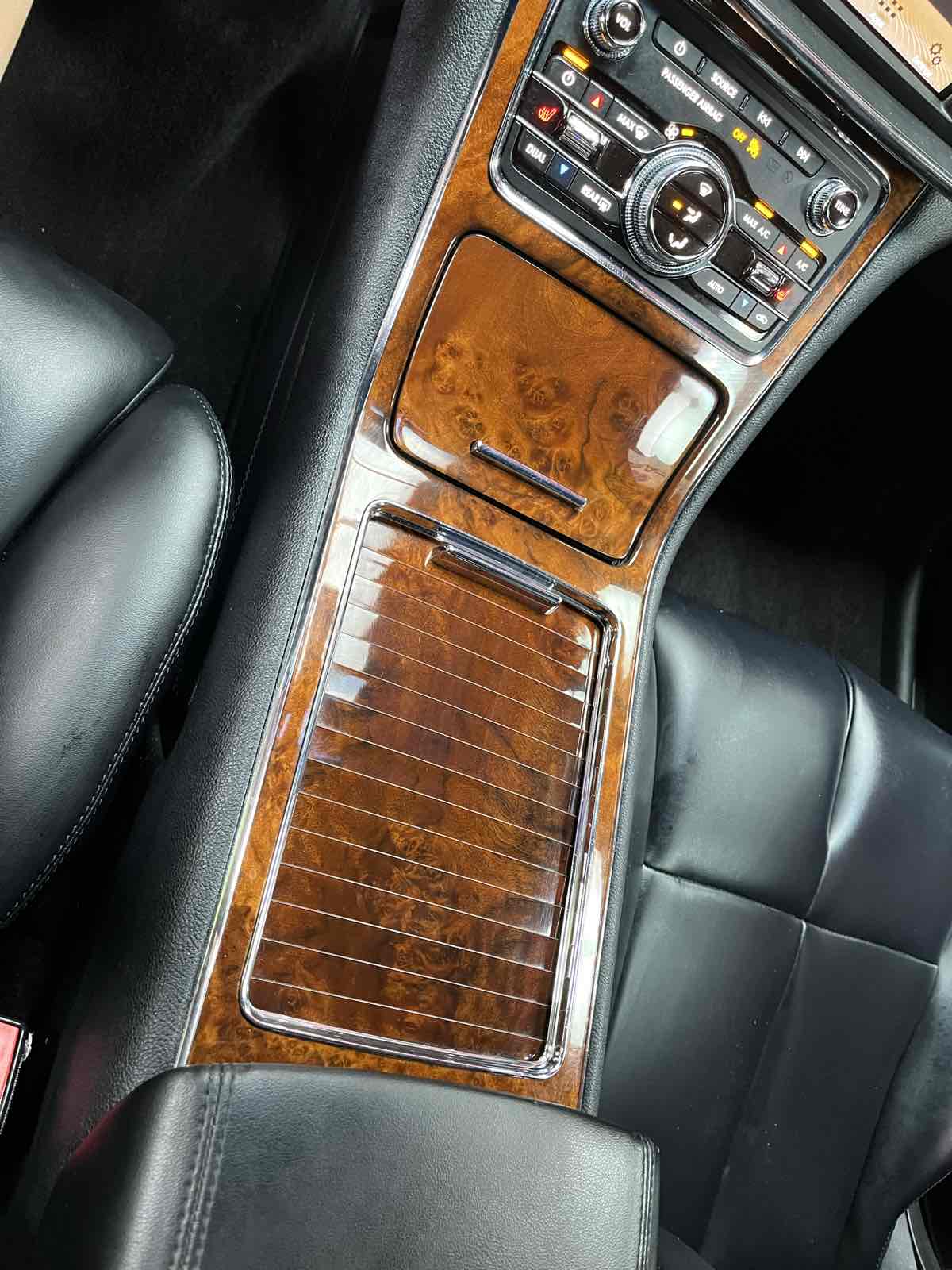 Photo 18 of this Lincoln Continental