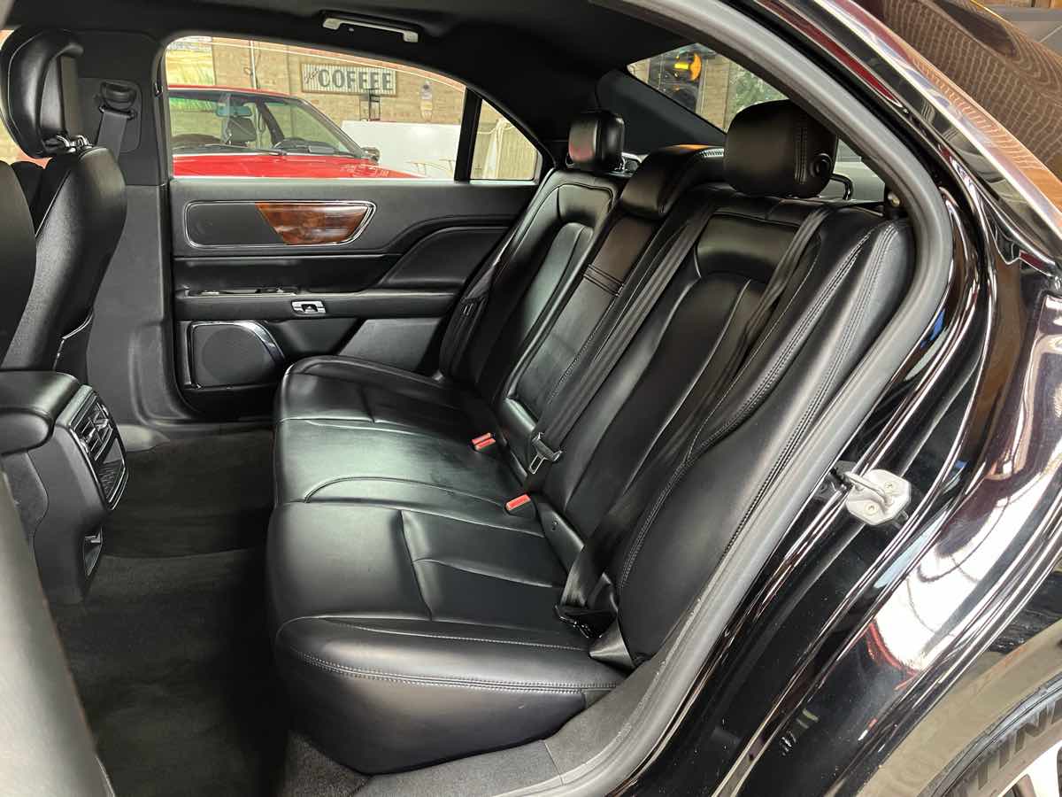 Photo 21 of this Lincoln Continental