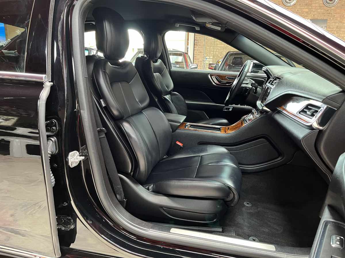 Photo 22 of this Lincoln Continental