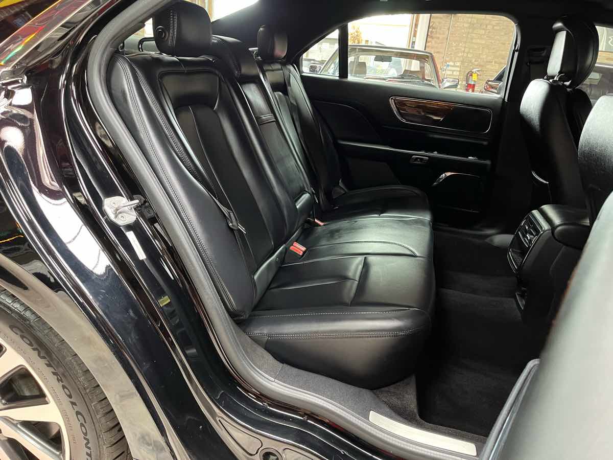 Photo 23 of this Lincoln Continental