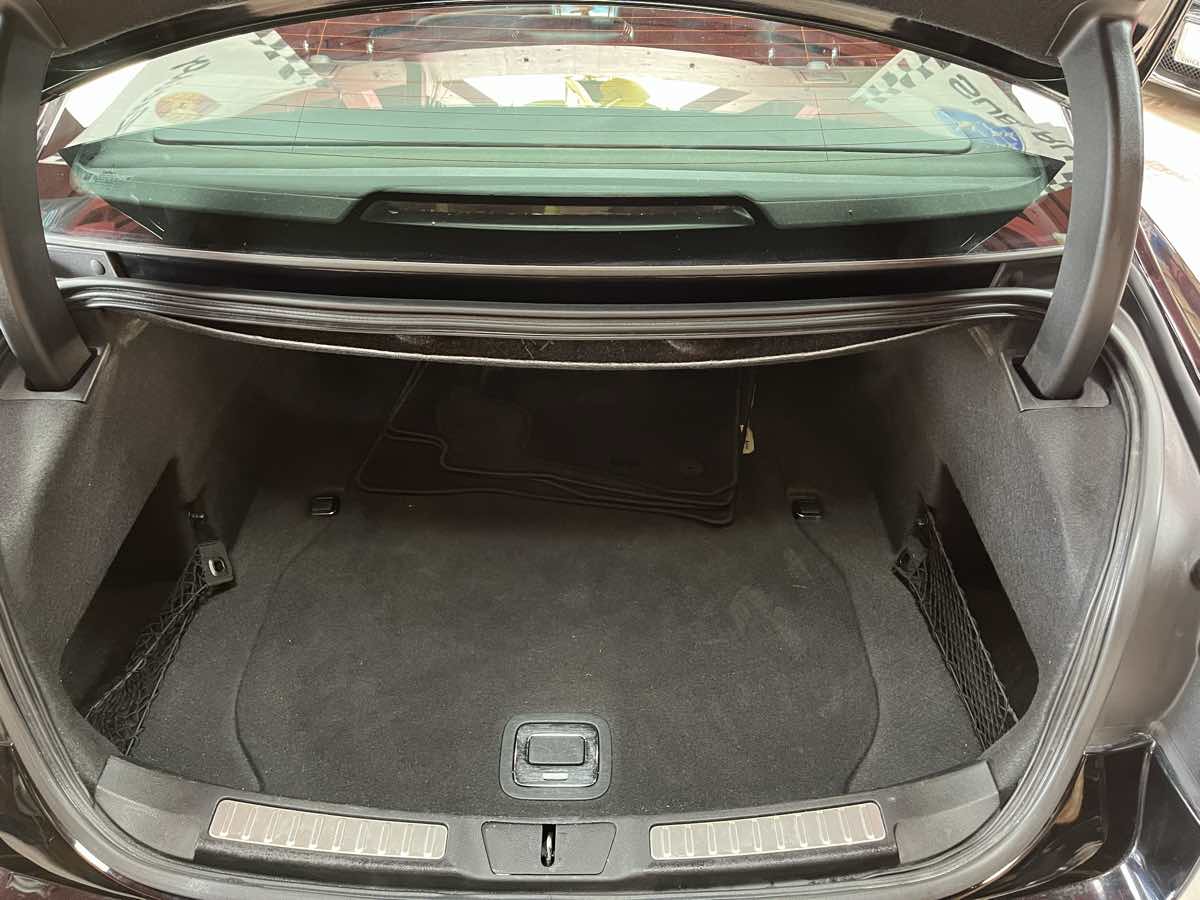 Photo 24 of this Lincoln Continental
