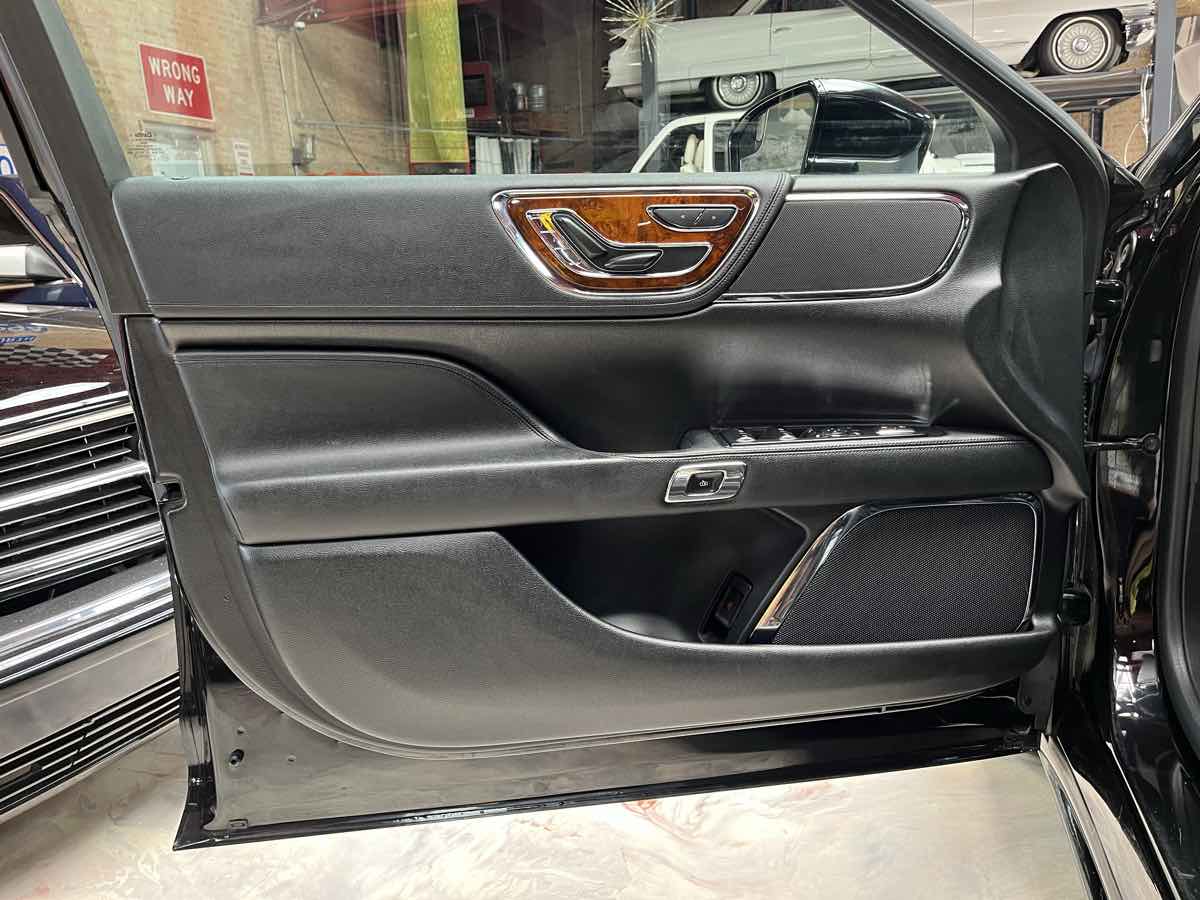 Photo 25 of this Lincoln Continental