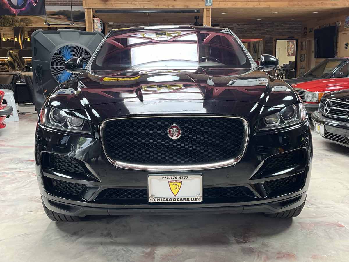 Photo 3 of this Jaguar F-PACE