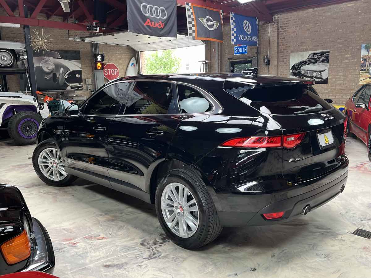 Photo 5 of this Jaguar F-PACE