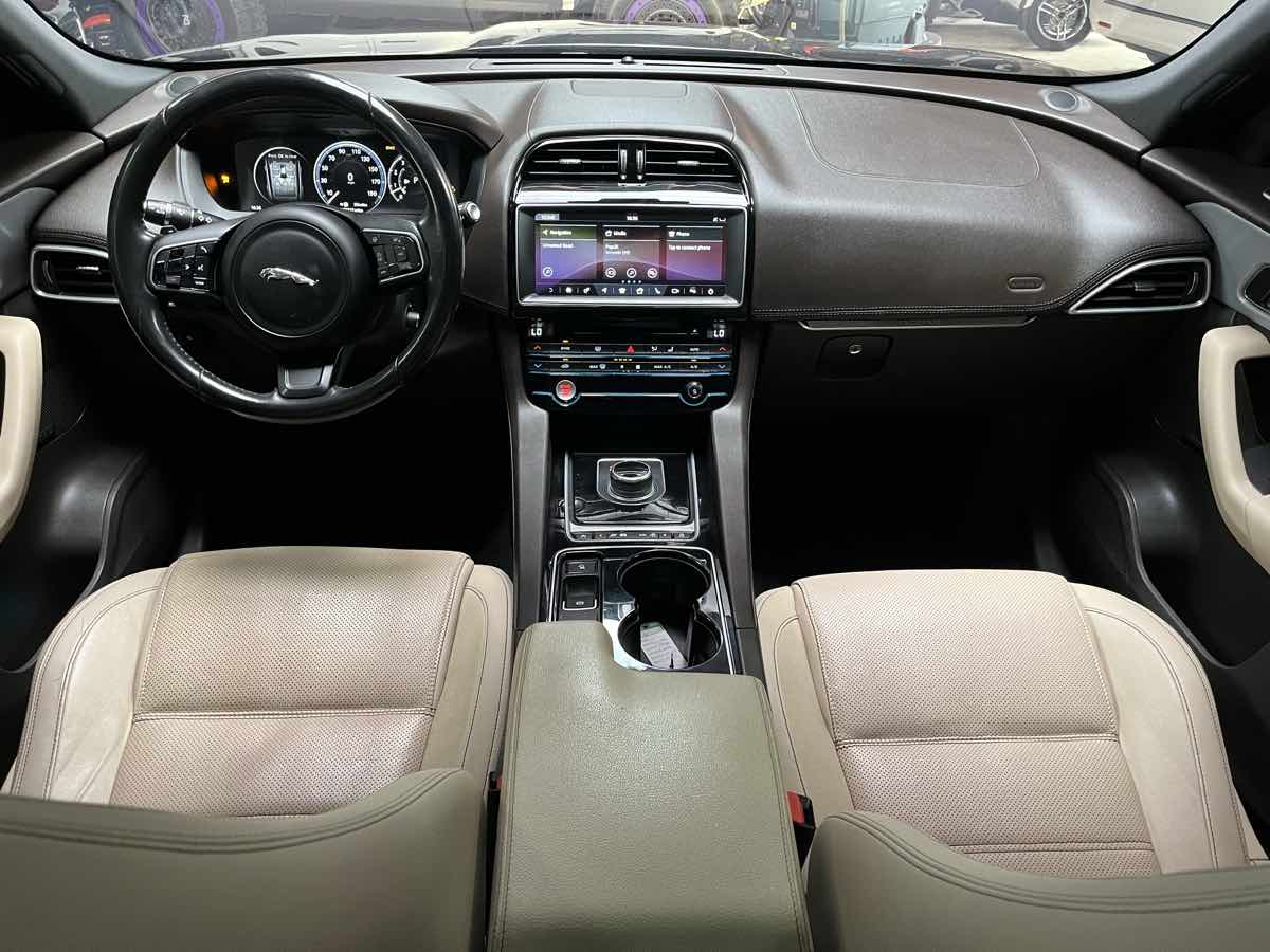 Photo 9 of this Jaguar F-PACE
