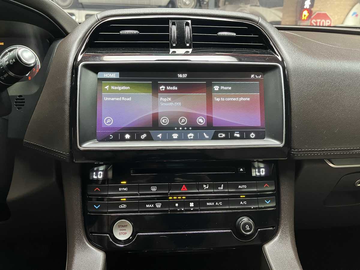 Photo 14 of this Jaguar F-PACE
