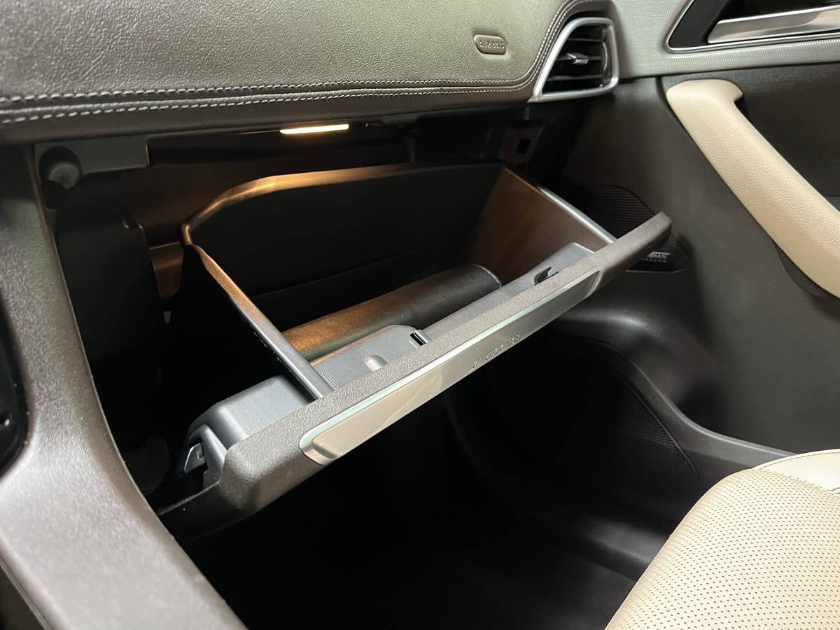 Photo 17 of this Jaguar F-PACE