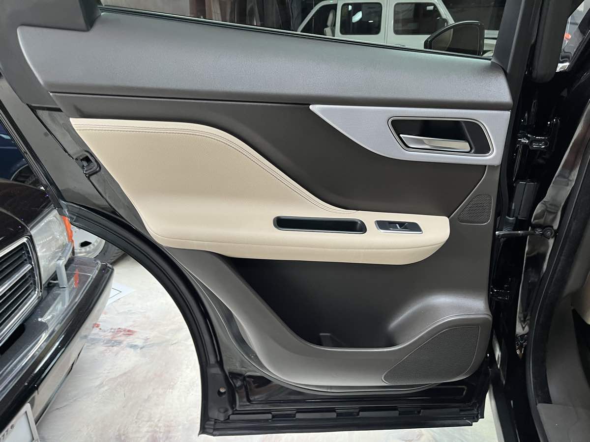 Photo 25 of this Jaguar F-PACE