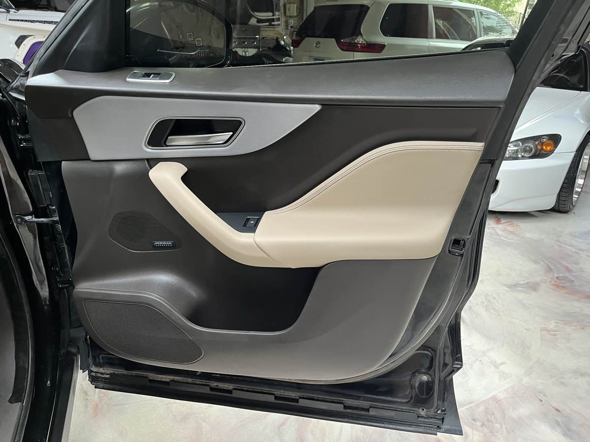 Photo 27 of this Jaguar F-PACE