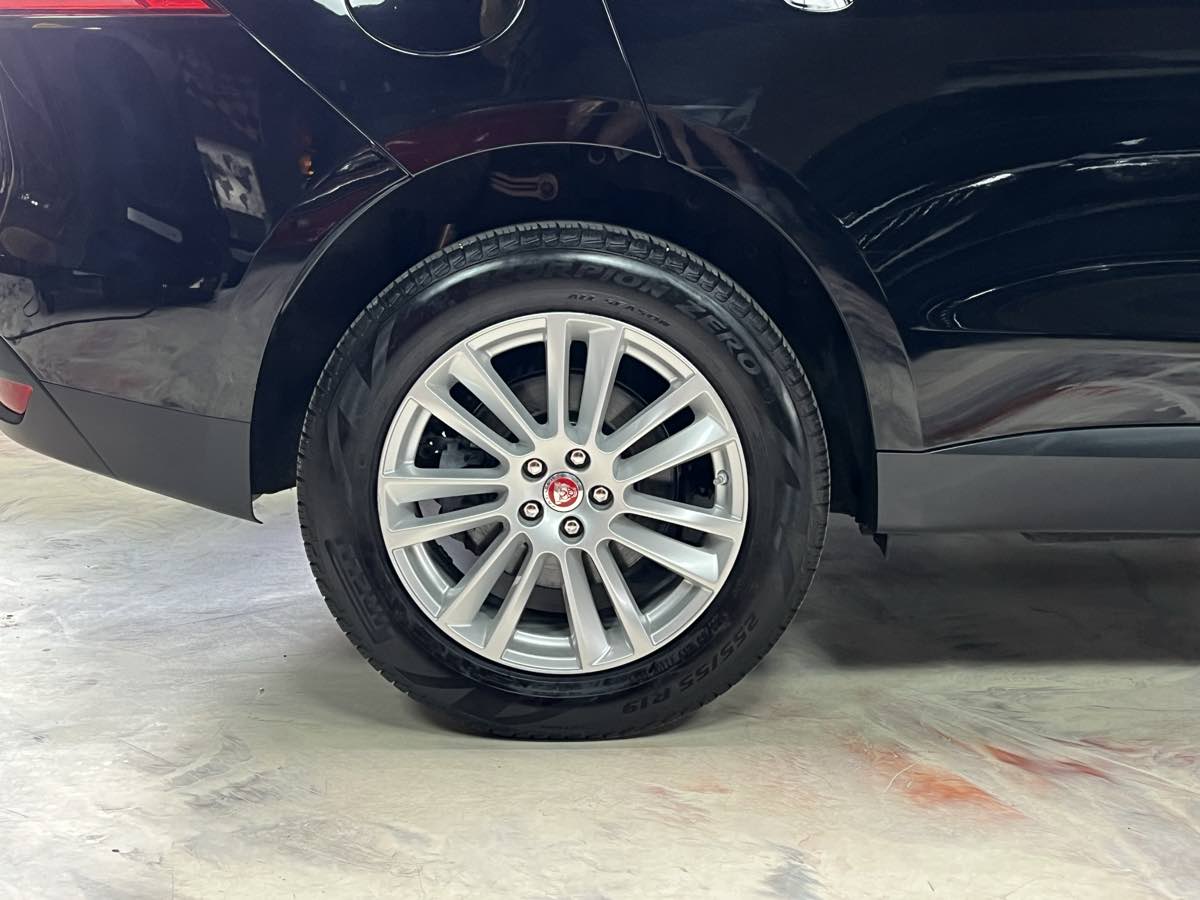 Photo 30 of this Jaguar F-PACE