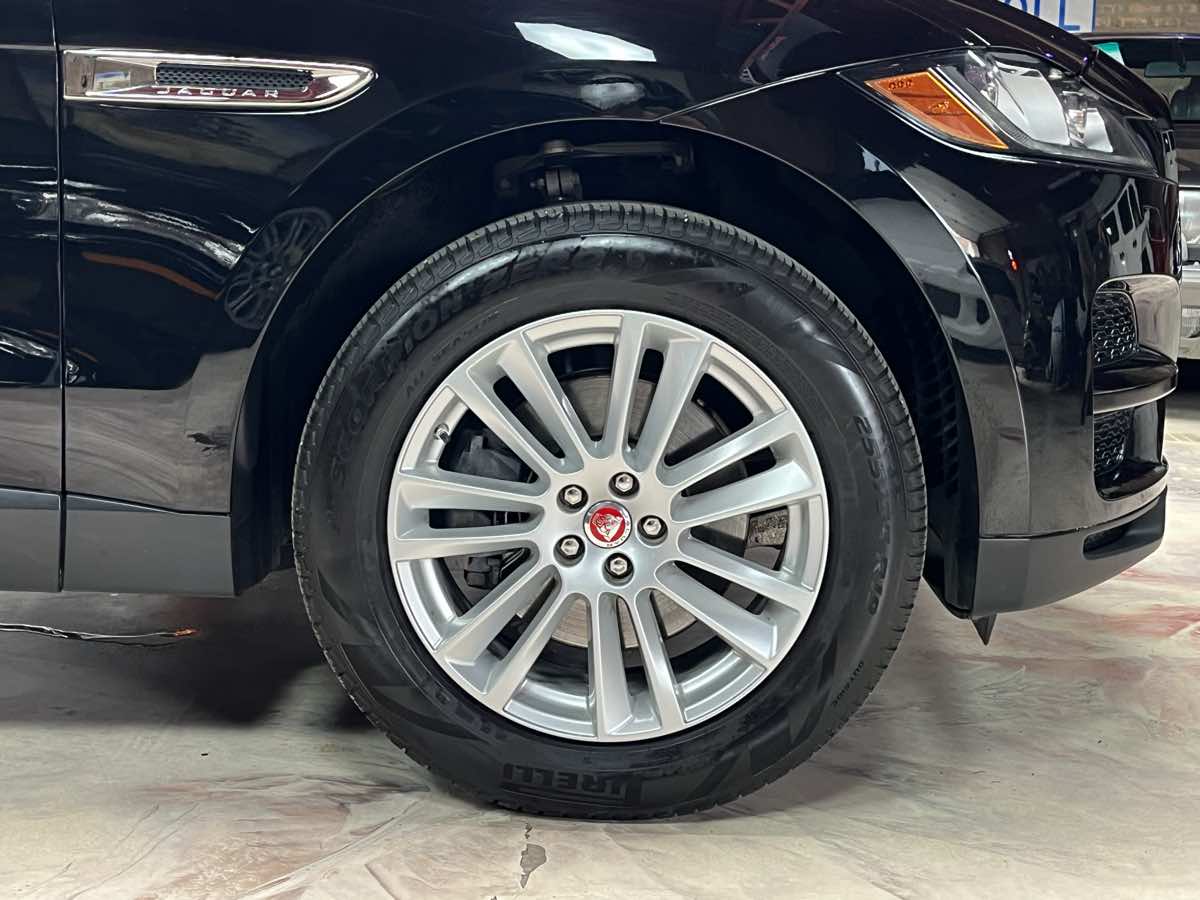 Photo 31 of this Jaguar F-PACE