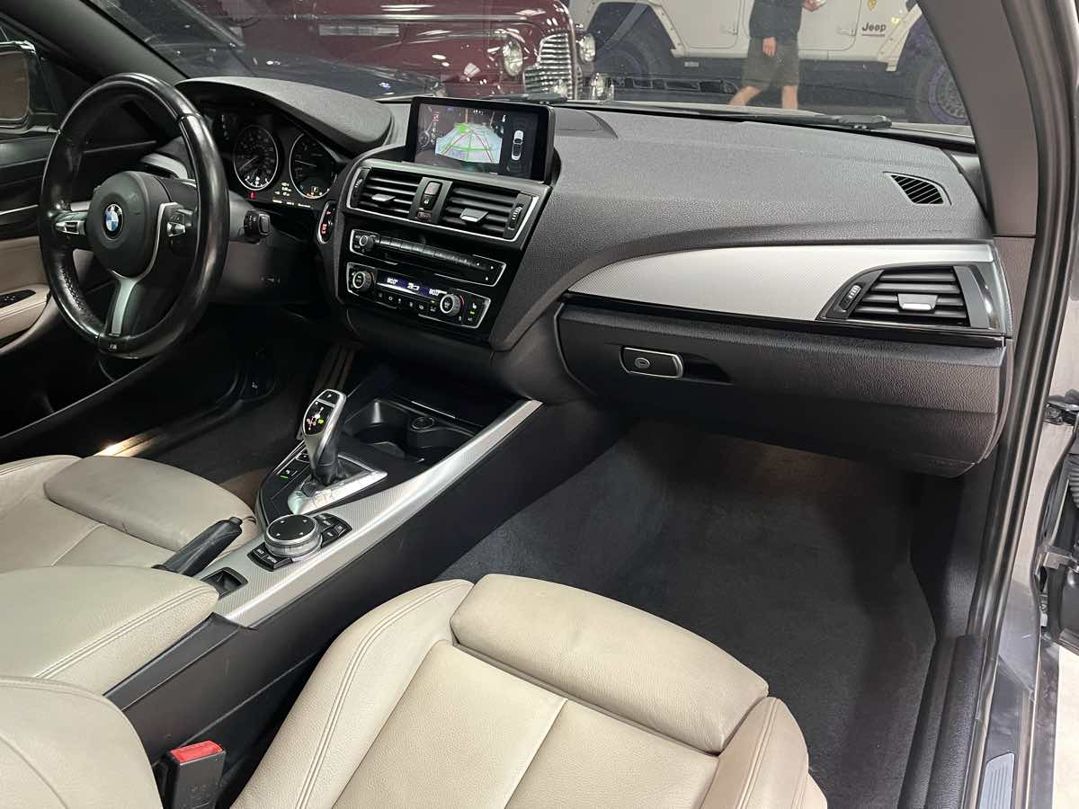 Photo 8 of this BMW 2 Series