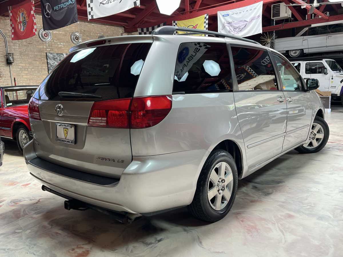 Photo 2 of this Toyota Sienna