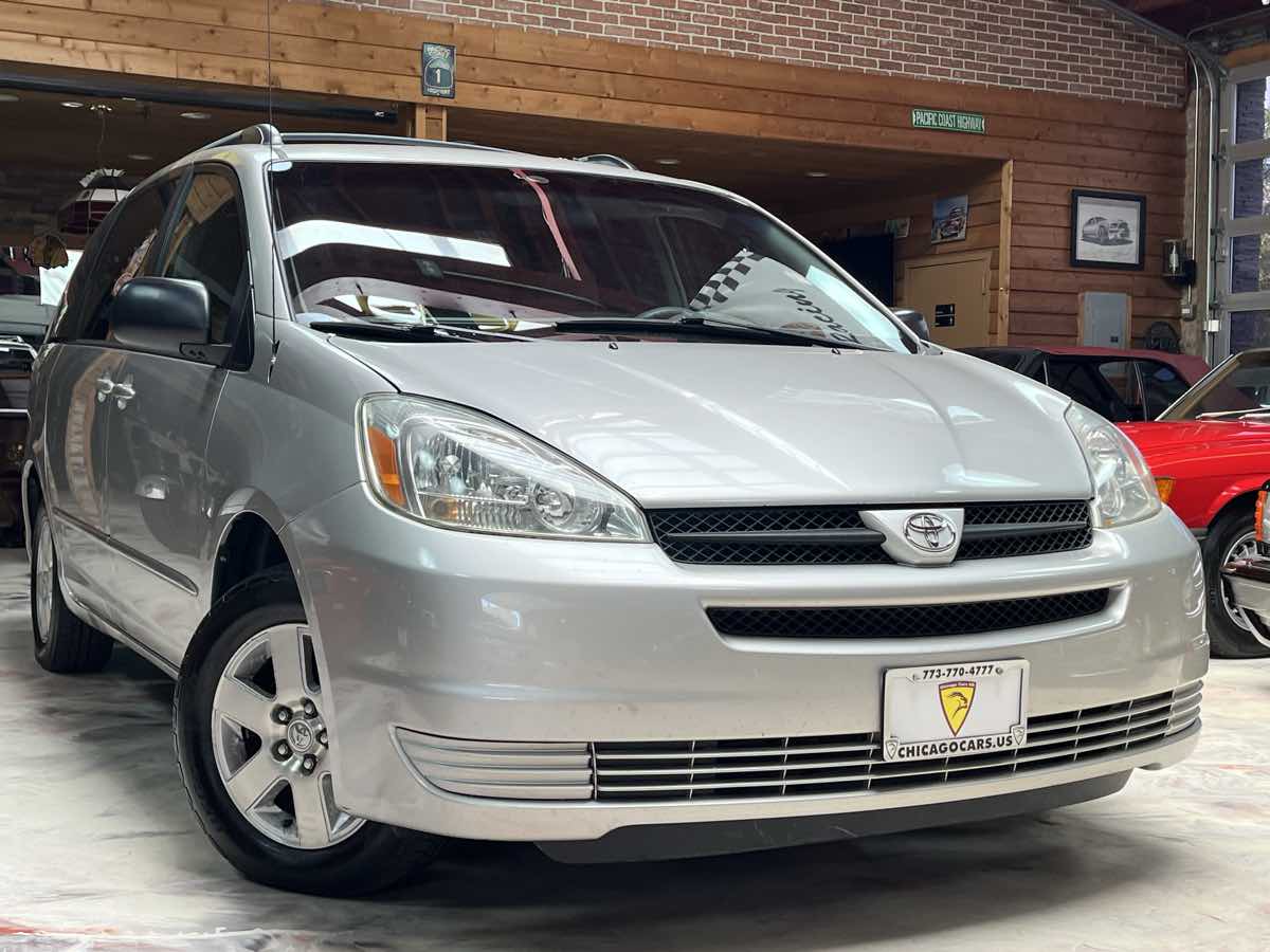 Photo 4 of this Toyota Sienna