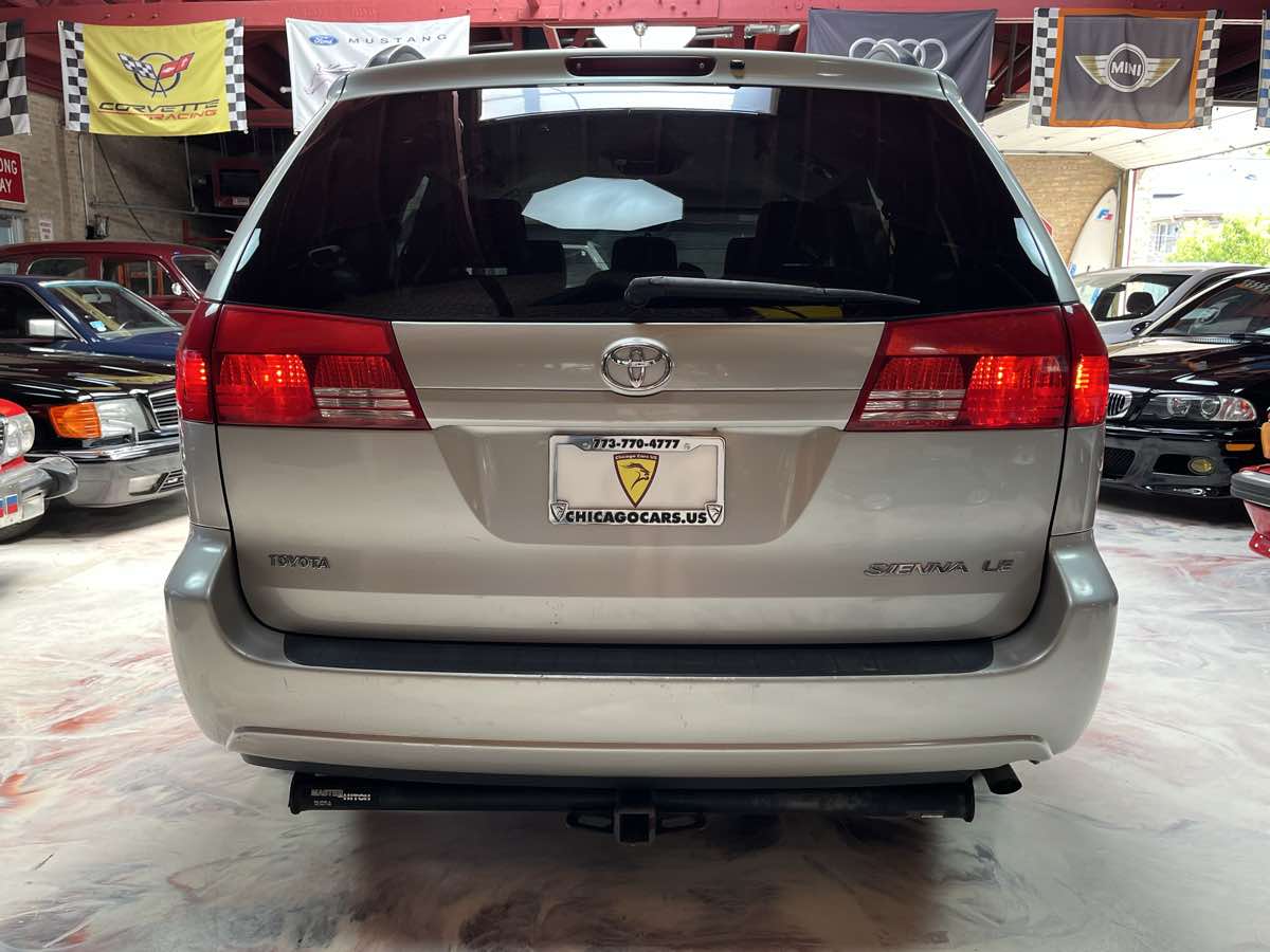 Photo 8 of this Toyota Sienna