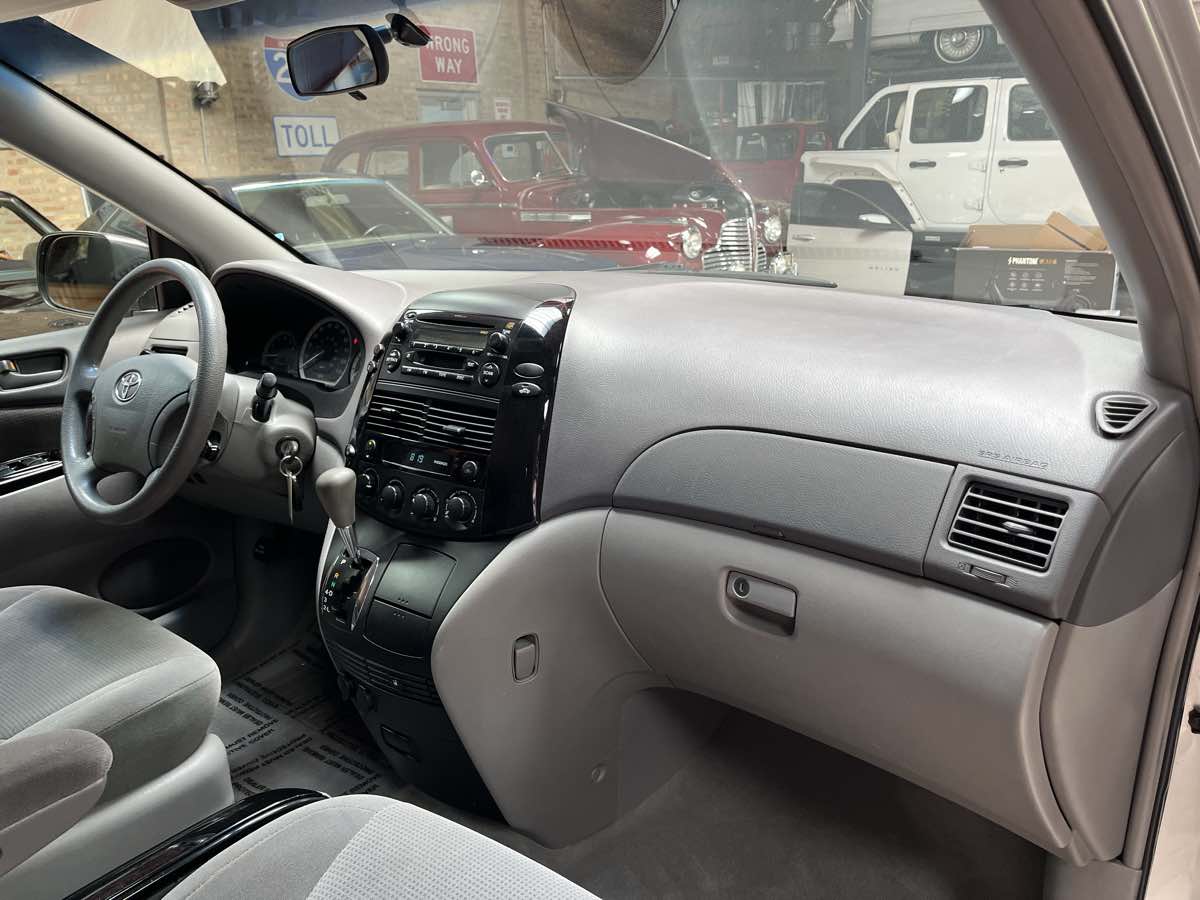 Photo 11 of this Toyota Sienna