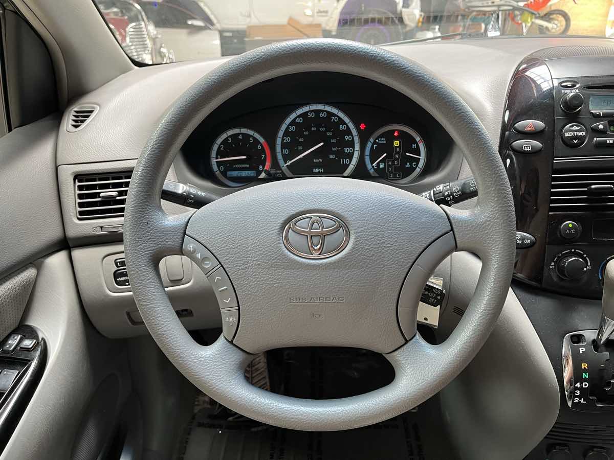 Photo 12 of this Toyota Sienna