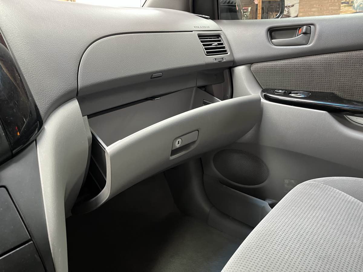 Photo 19 of this Toyota Sienna