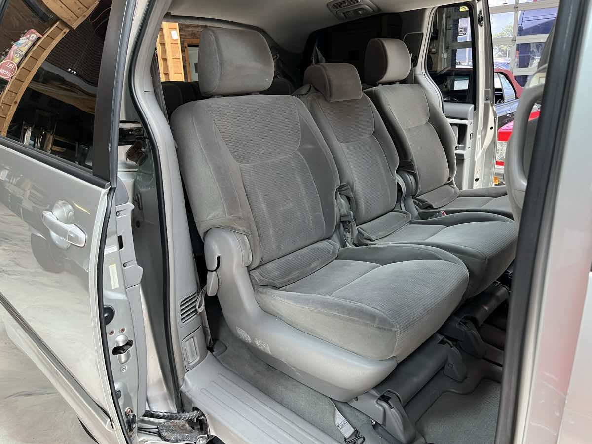 Photo 24 of this Toyota Sienna