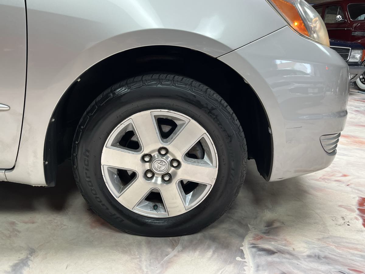 Photo 34 of this Toyota Sienna