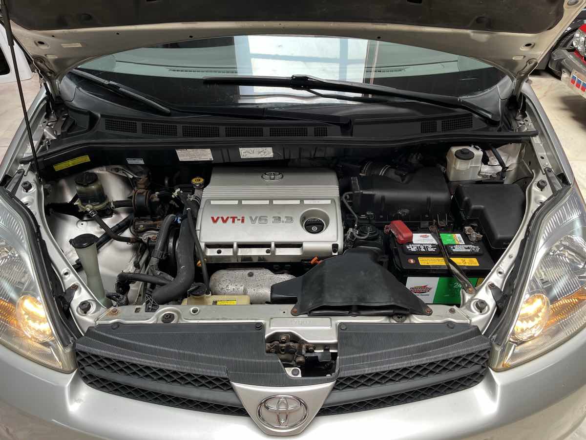 Photo 35 of this Toyota Sienna