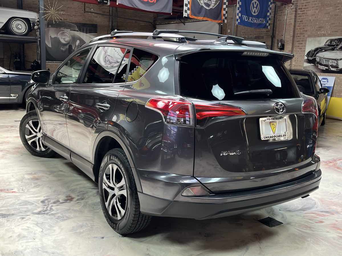 Photo 4 of this Toyota RAV4
