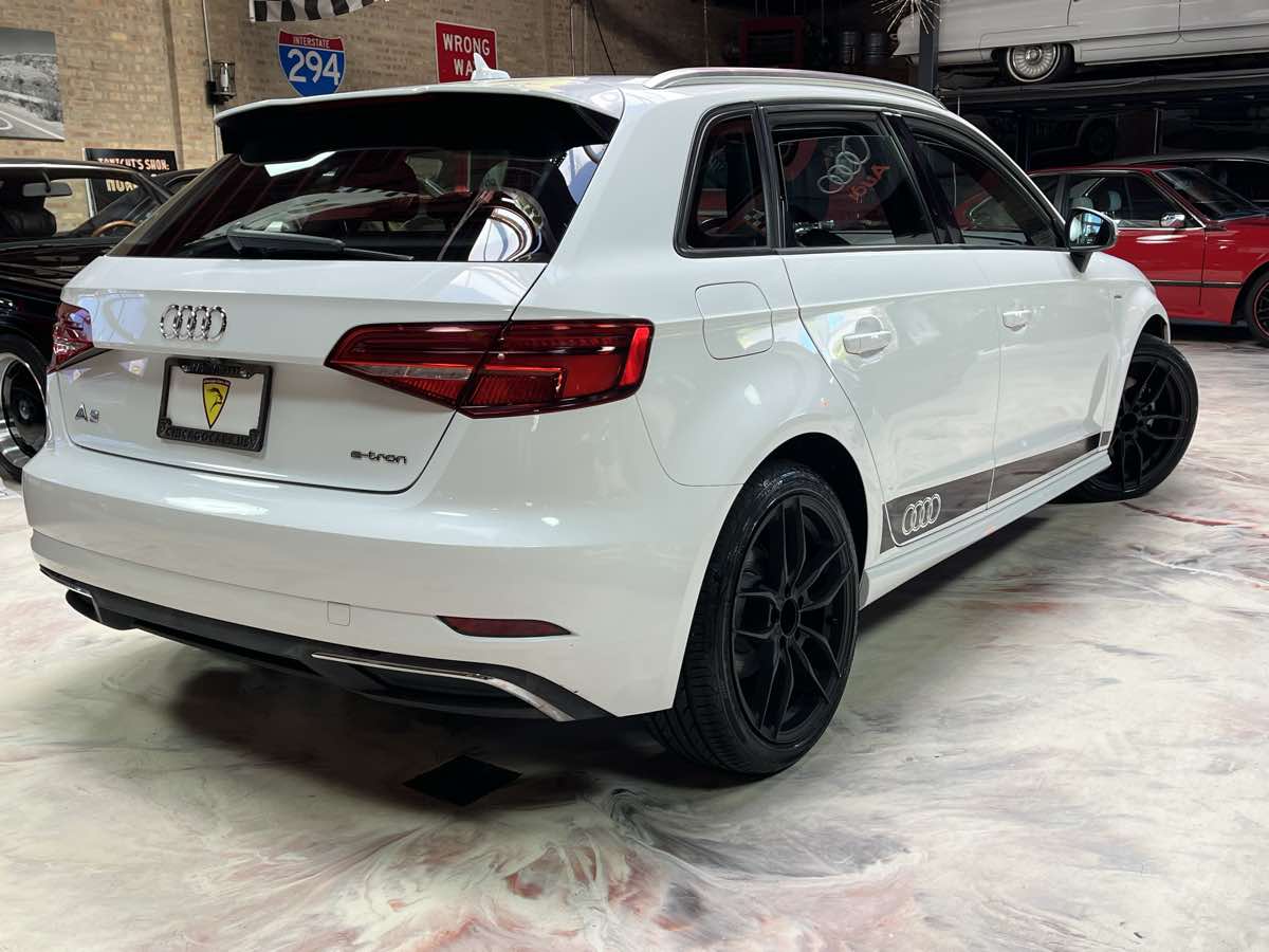 Photo 2 of this Audi A3 Sportback e-tron