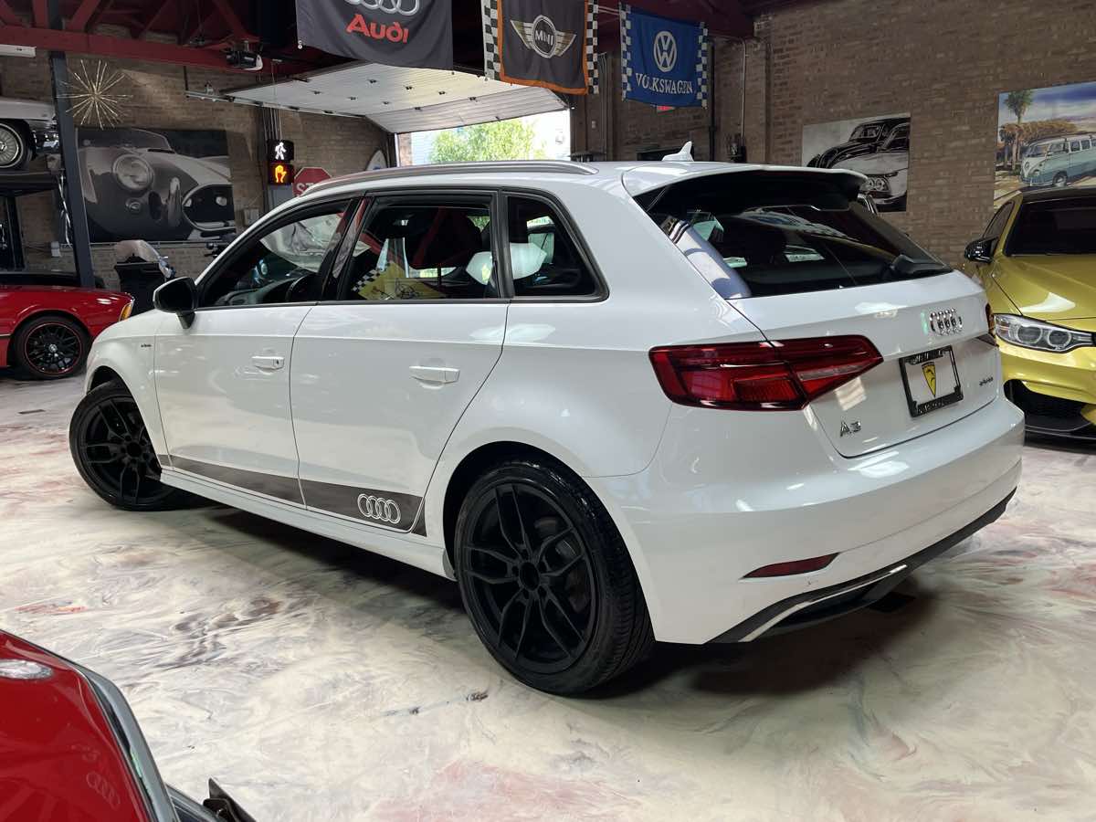 Photo 5 of this Audi A3 Sportback e-tron