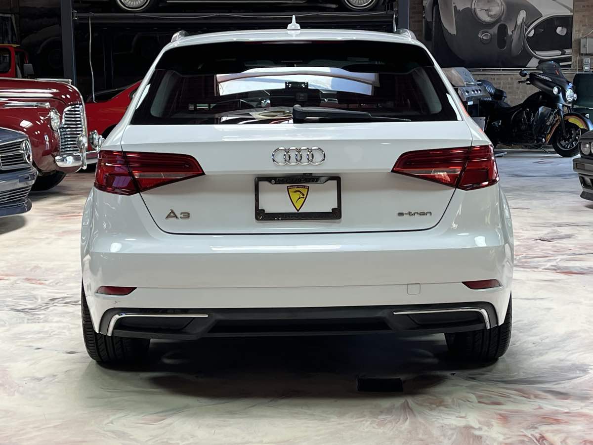 Photo 6 of this Audi A3 Sportback e-tron