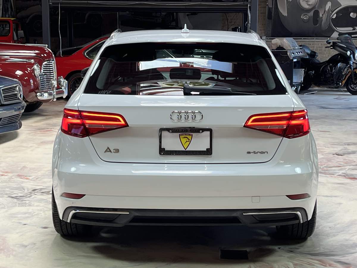 Photo 8 of this Audi A3 Sportback e-tron