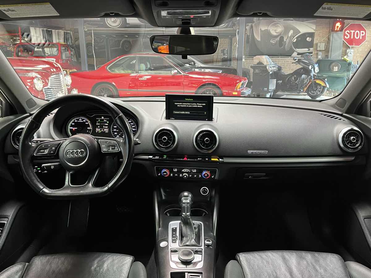 Photo 11 of this Audi A3 Sportback e-tron