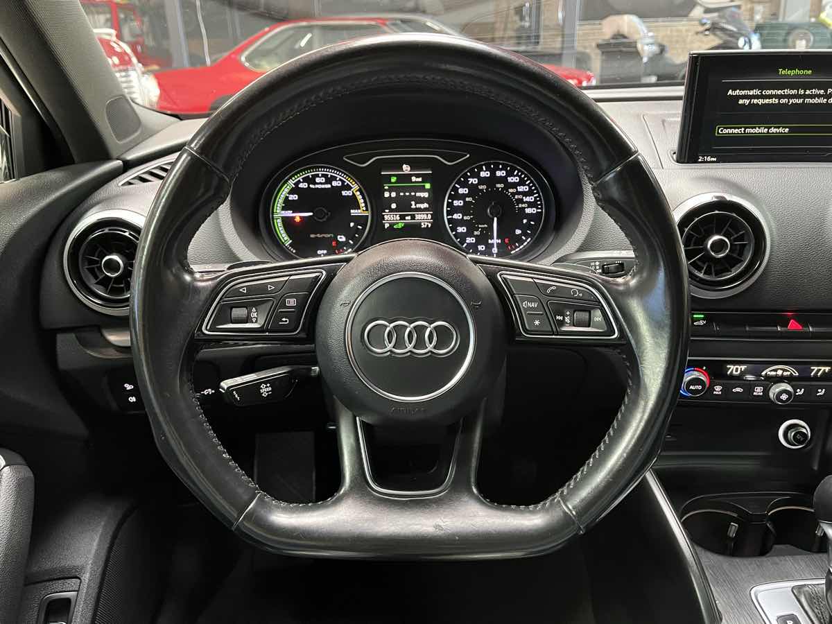 Photo 12 of this Audi A3 Sportback e-tron