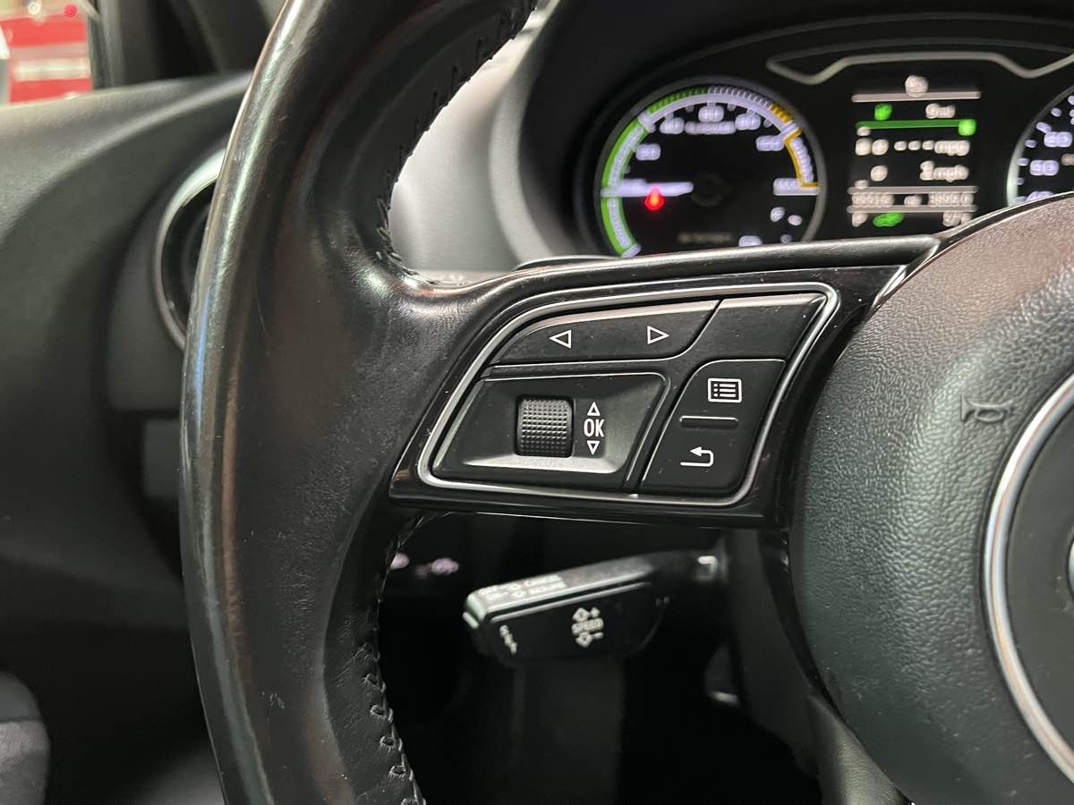 Photo 14 of this Audi A3 Sportback e-tron