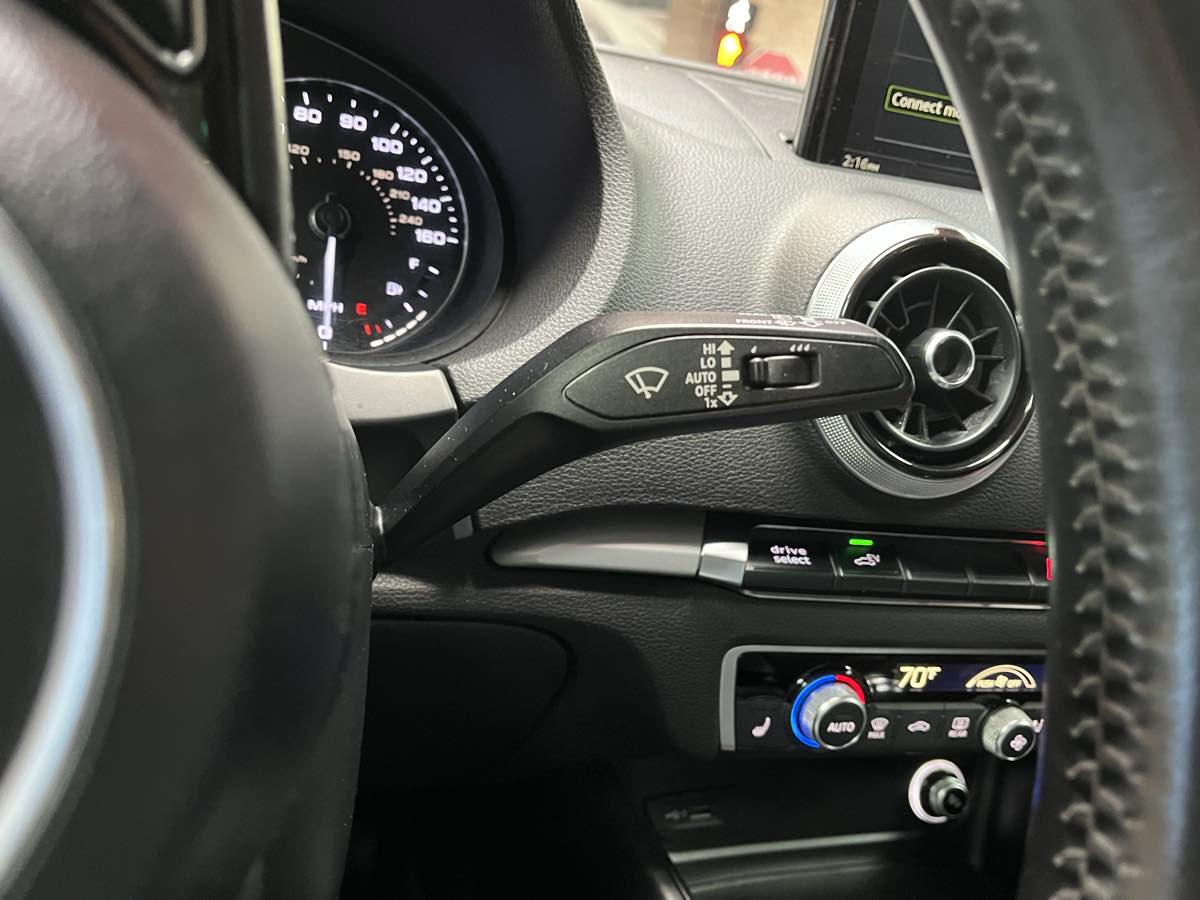 Photo 16 of this Audi A3 Sportback e-tron