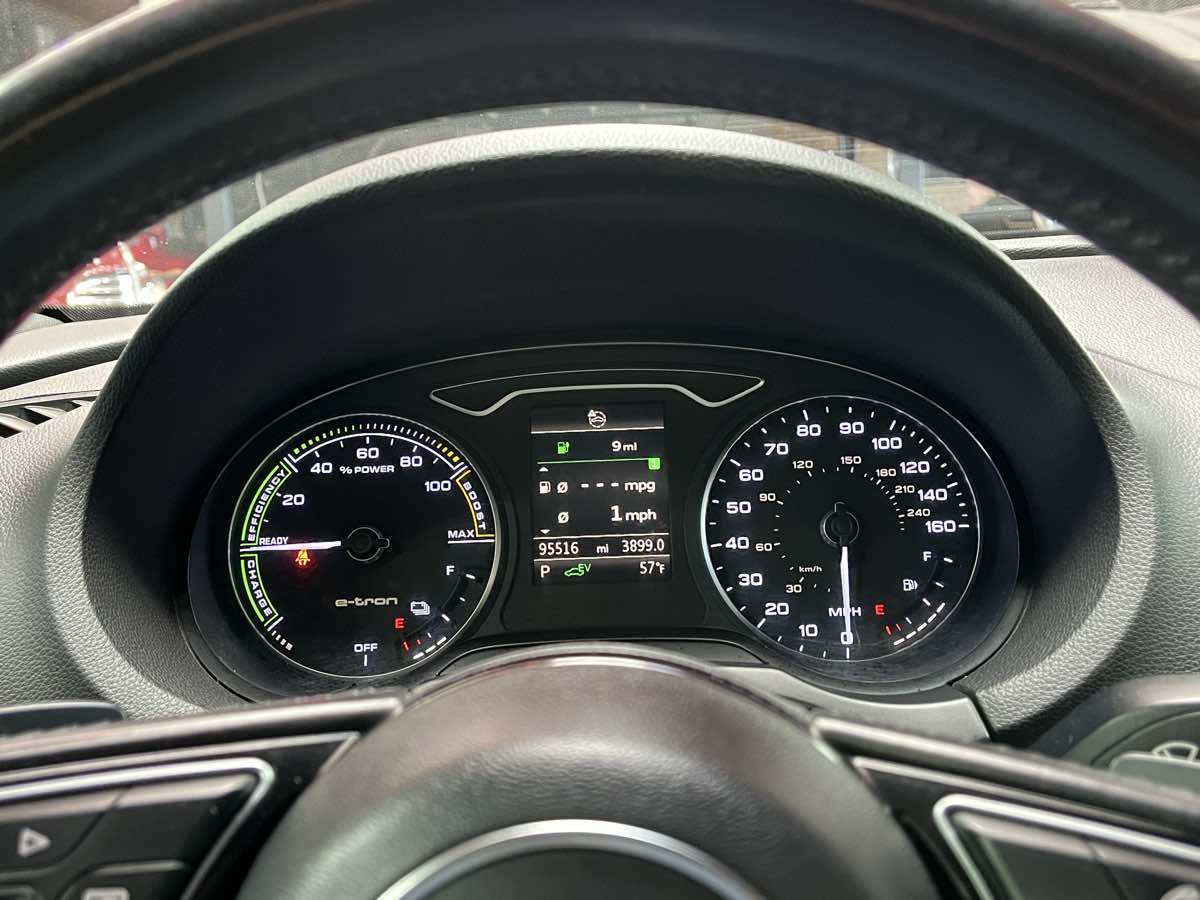 Photo 17 of this Audi A3 Sportback e-tron