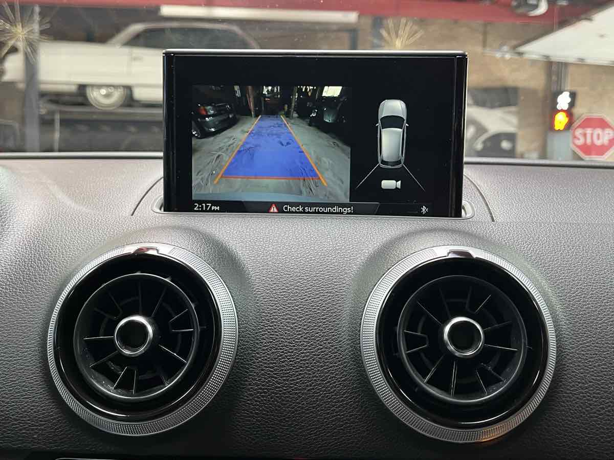 Photo 19 of this Audi A3 Sportback e-tron