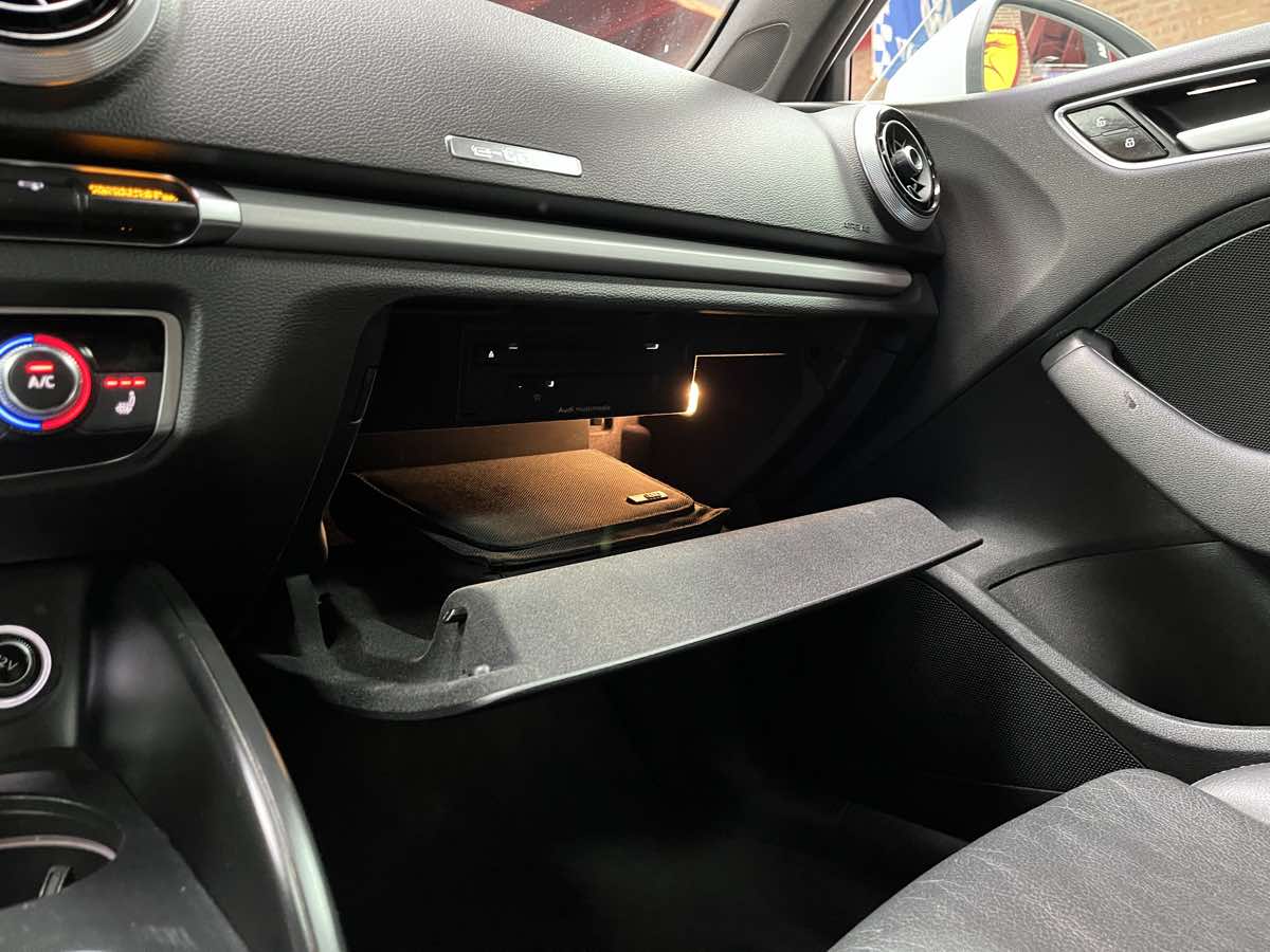 Photo 21 of this Audi A3 Sportback e-tron